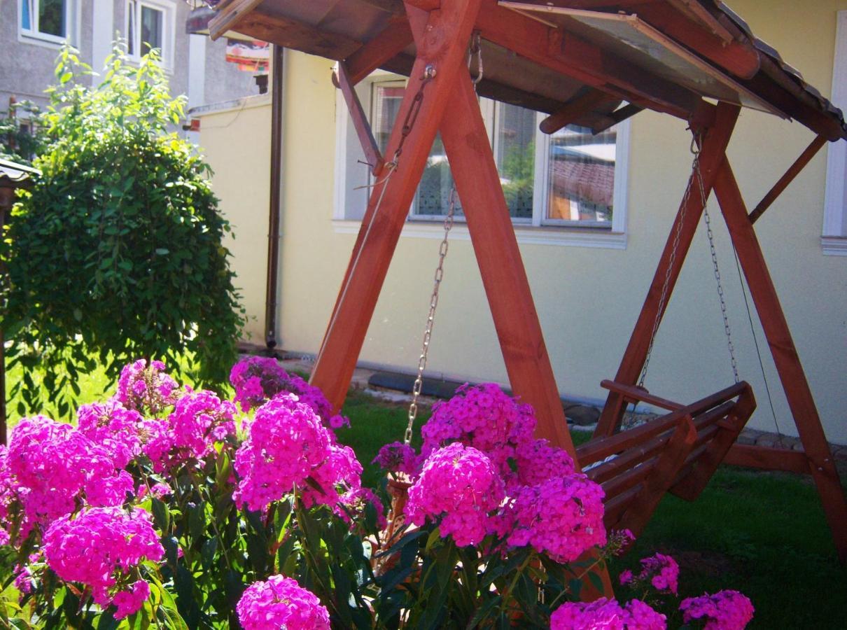 Pokoje Goscinne Anna Ustka Exterior foto